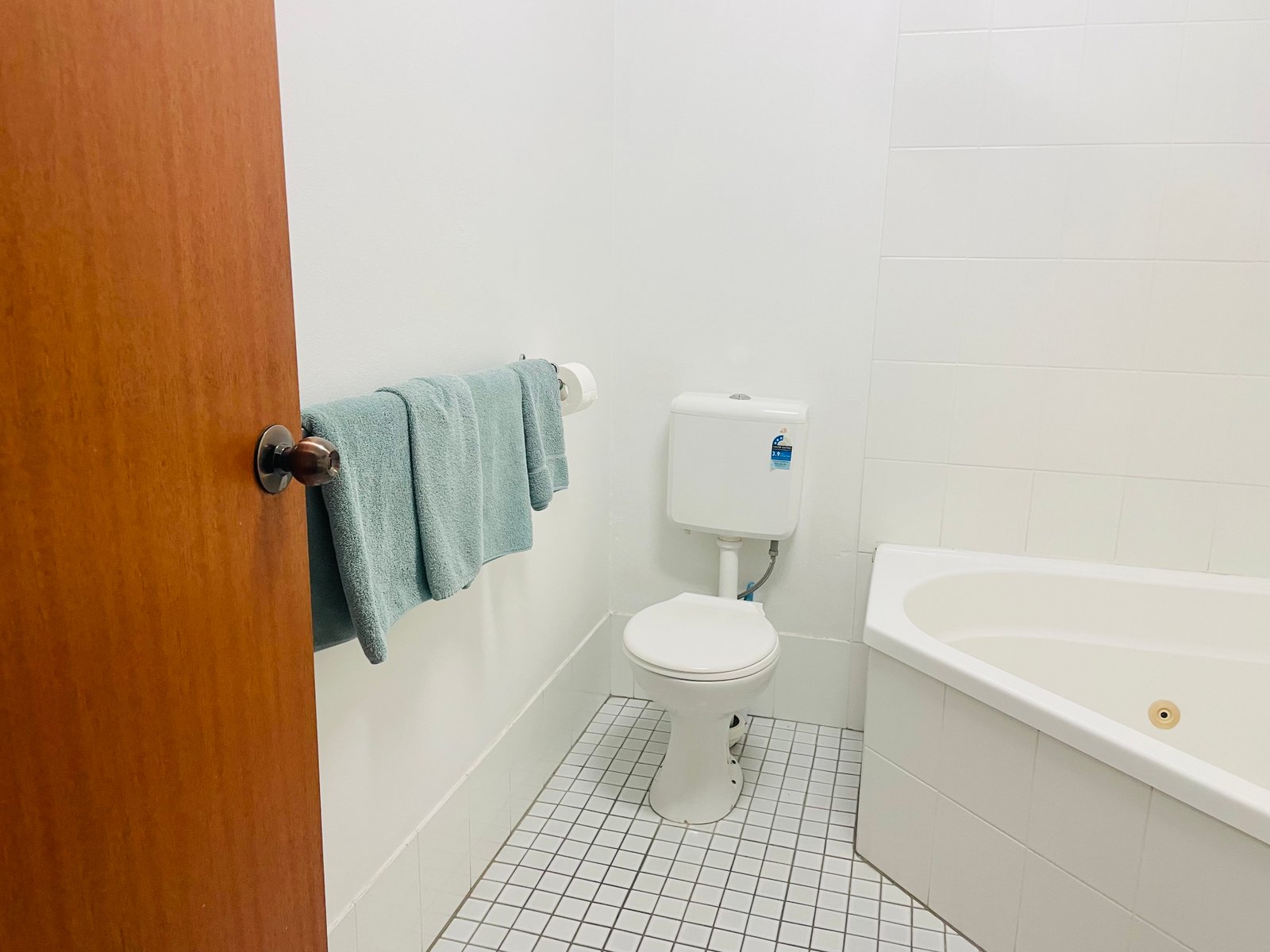 Deluxe Spa Room at Parkway Motel