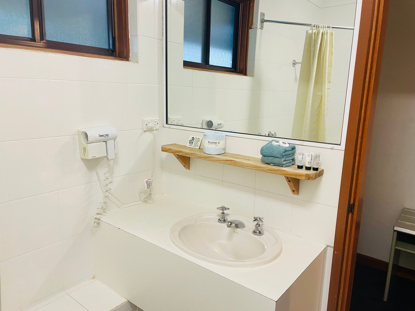 Deluxe Spa Room at Parkway Motel
