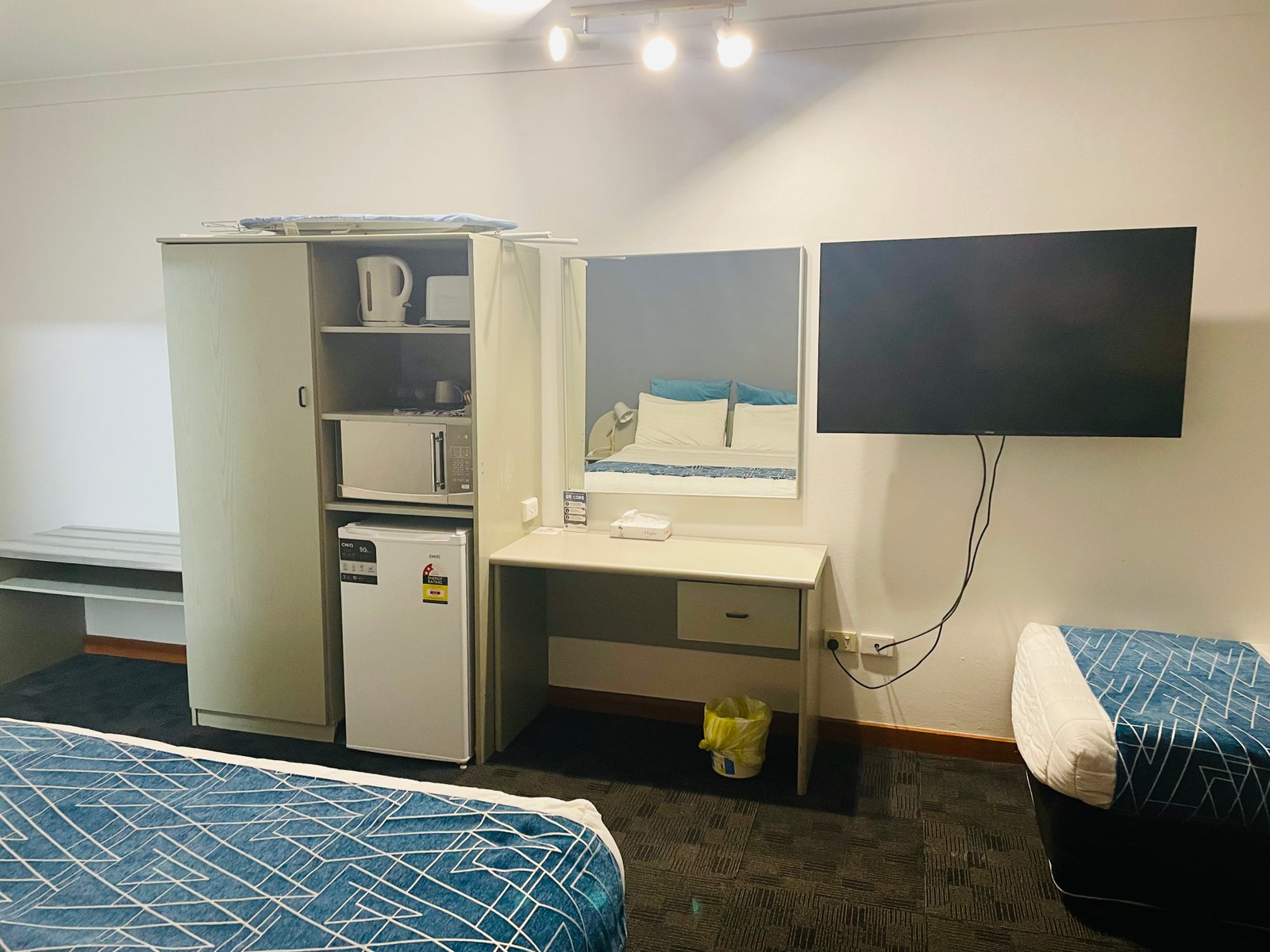 Deluxe Spa Room at Parkway Motel