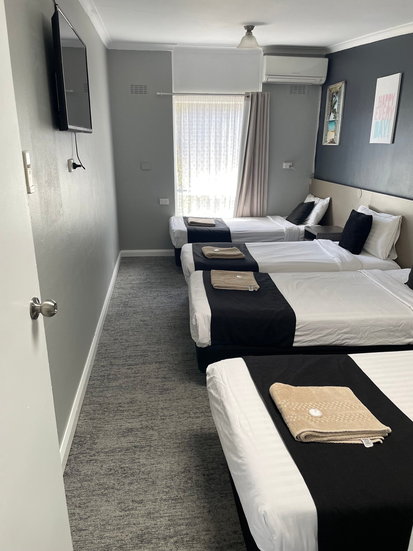 Two Bedroom Unit at Parkway Motel
