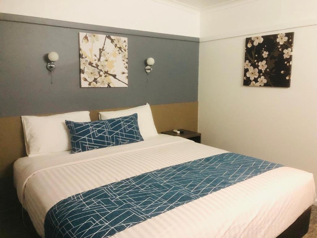 King Room at Parkway Motel