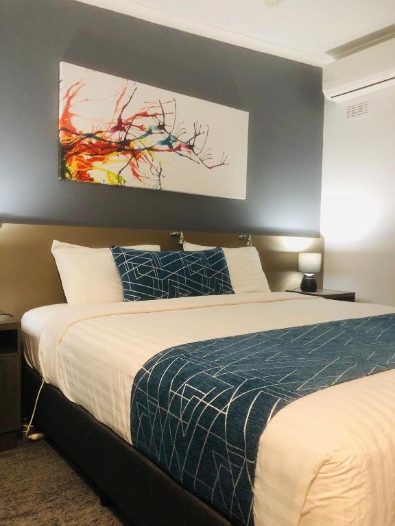 King Room at Parkway Motel