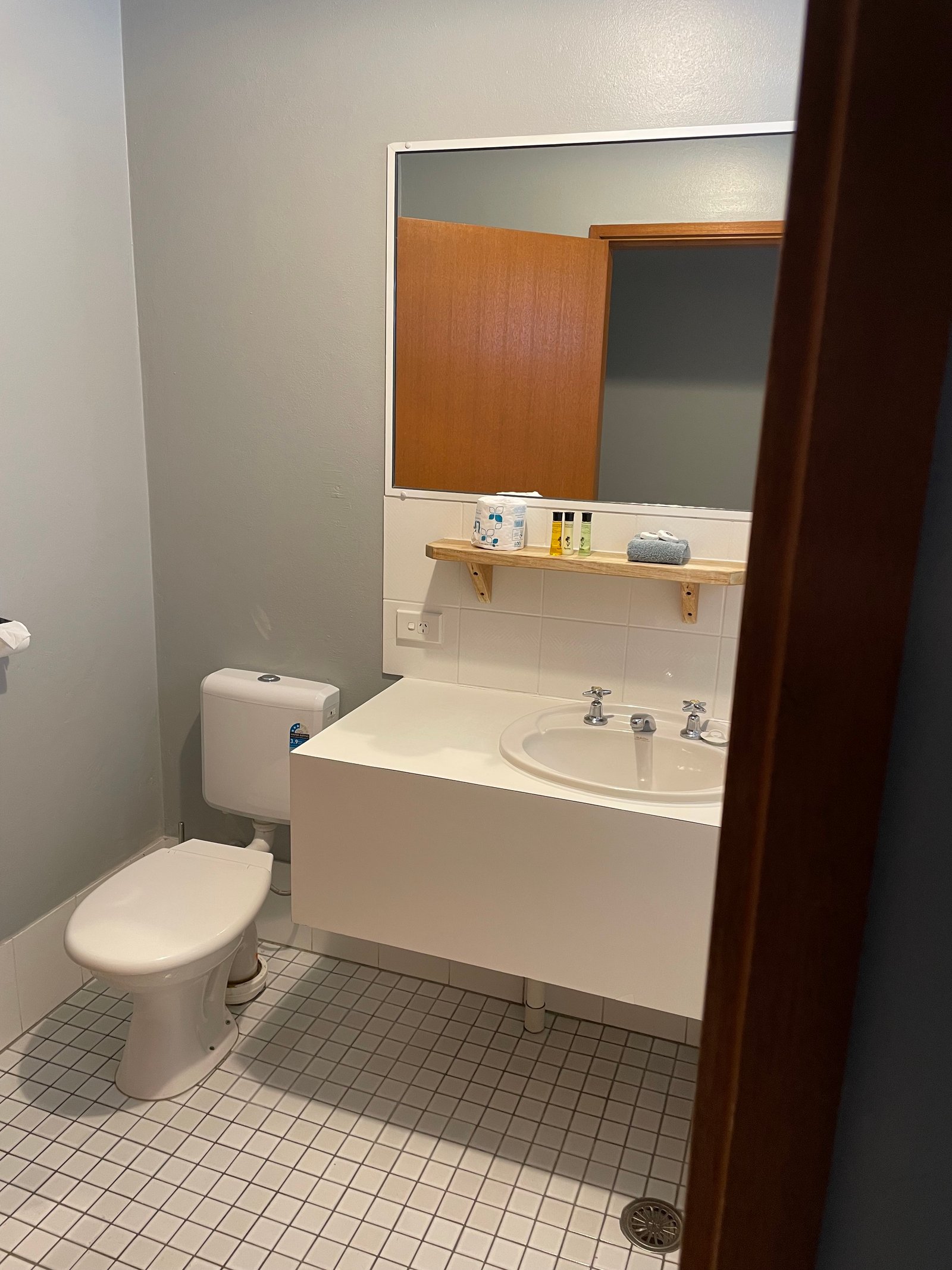 Deluxe Room at Parkway Motel