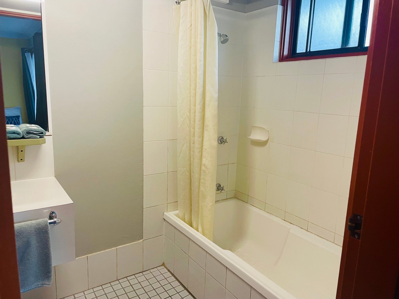 Renovated Triple Room at Parkway Motel