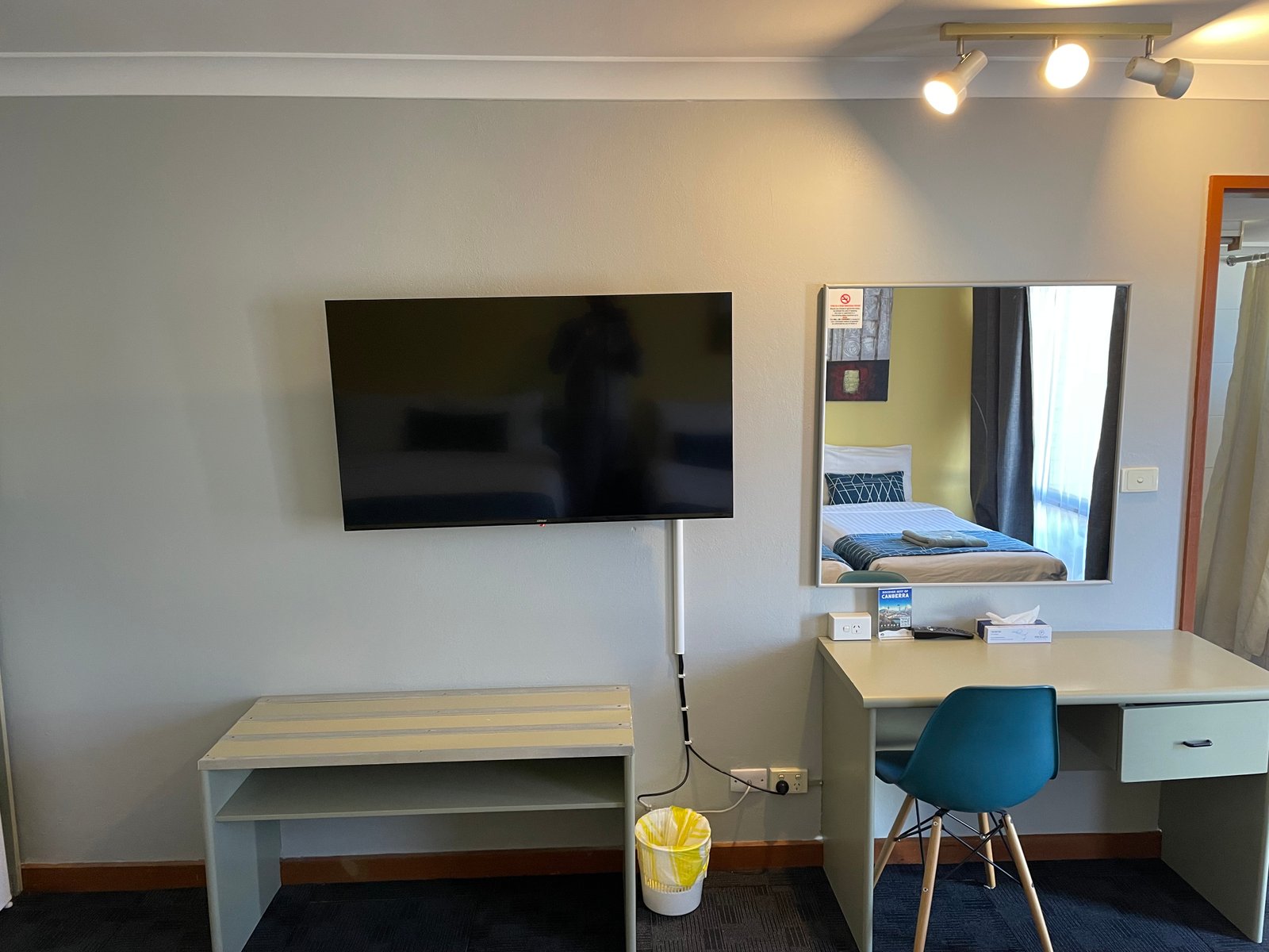 Renovated Triple Room at Parkway Motel